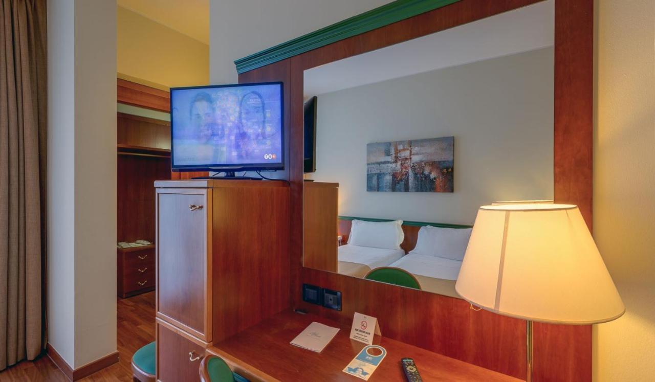 Hotel Raffaello Milano Esterno foto