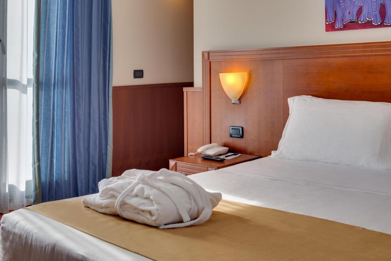 Hotel Raffaello Milano Esterno foto