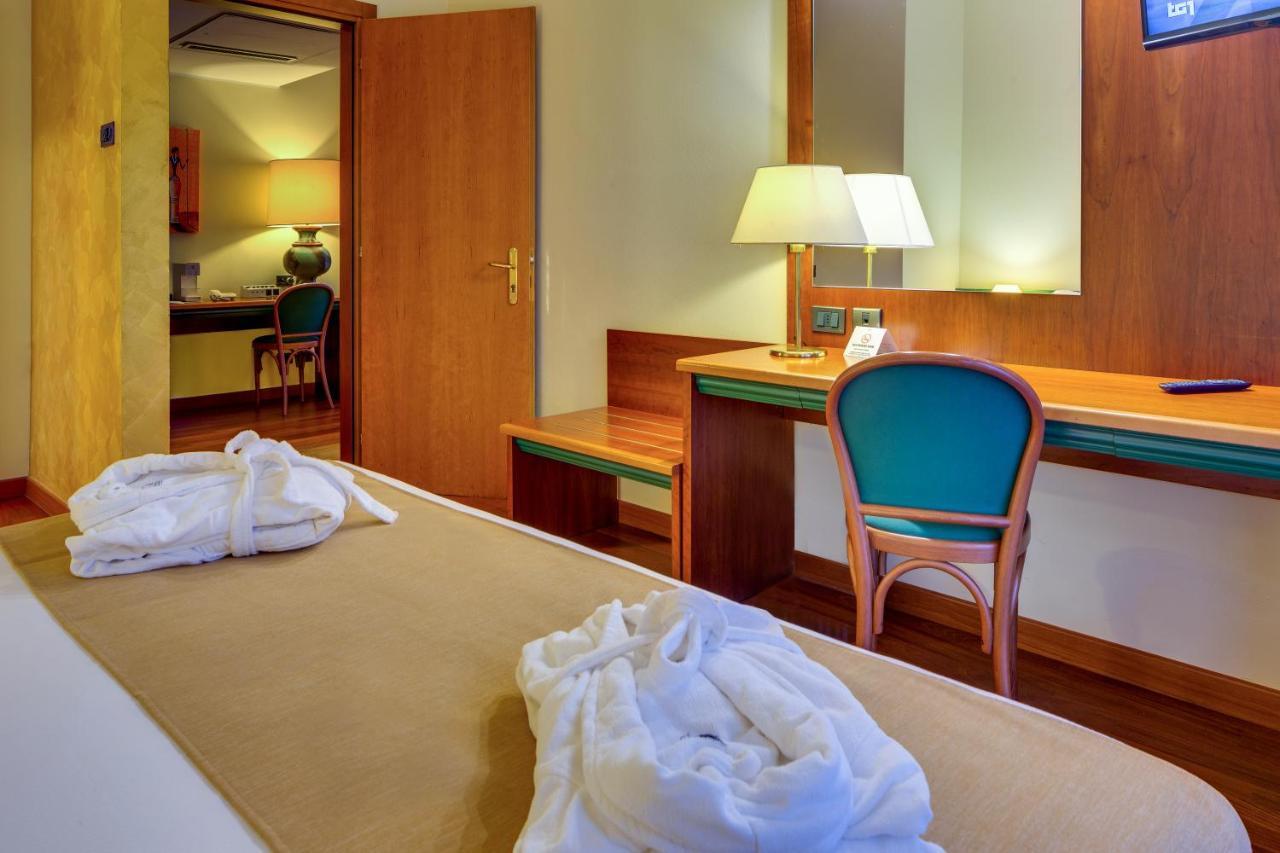 Hotel Raffaello Milano Esterno foto