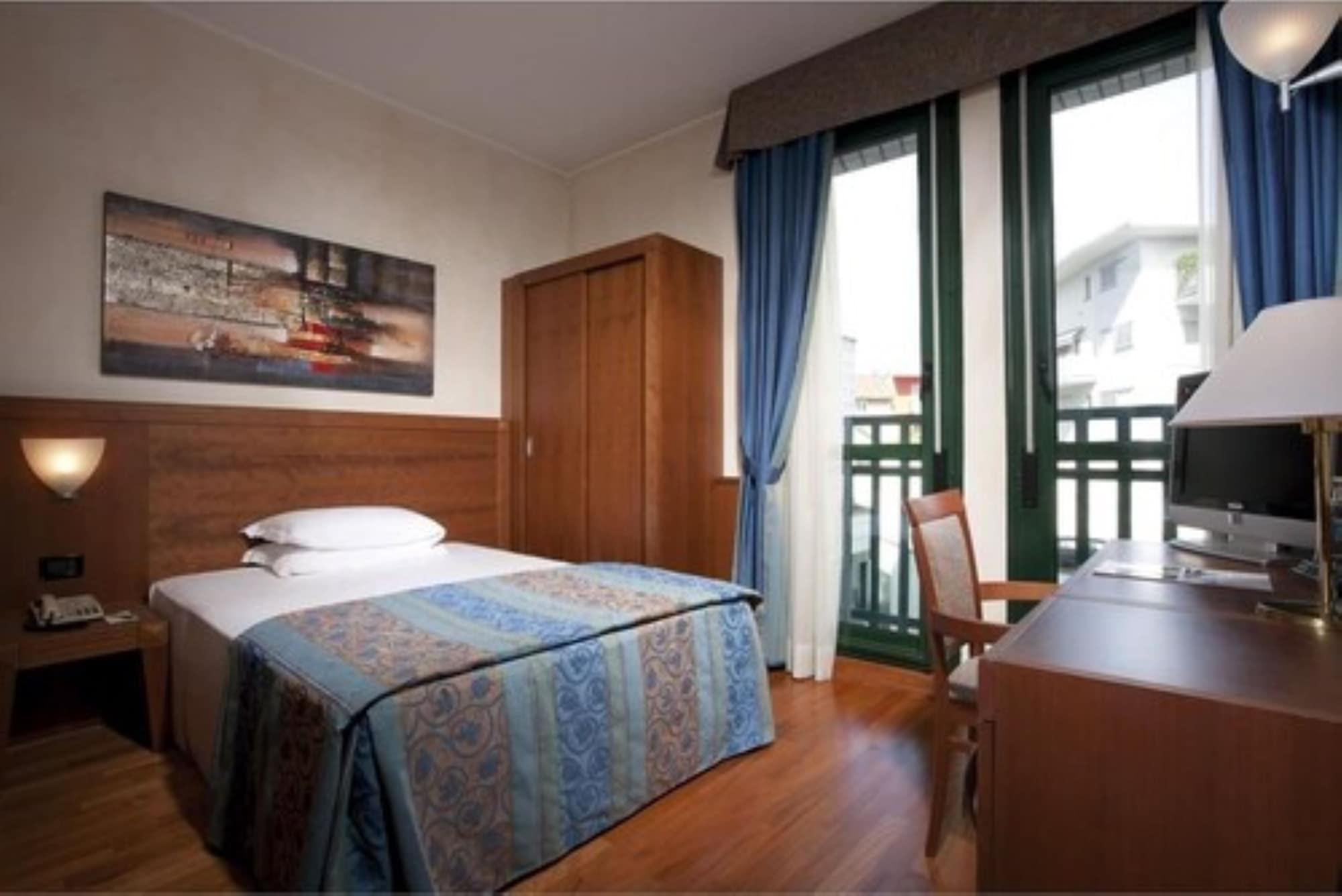 Hotel Raffaello Milano Esterno foto