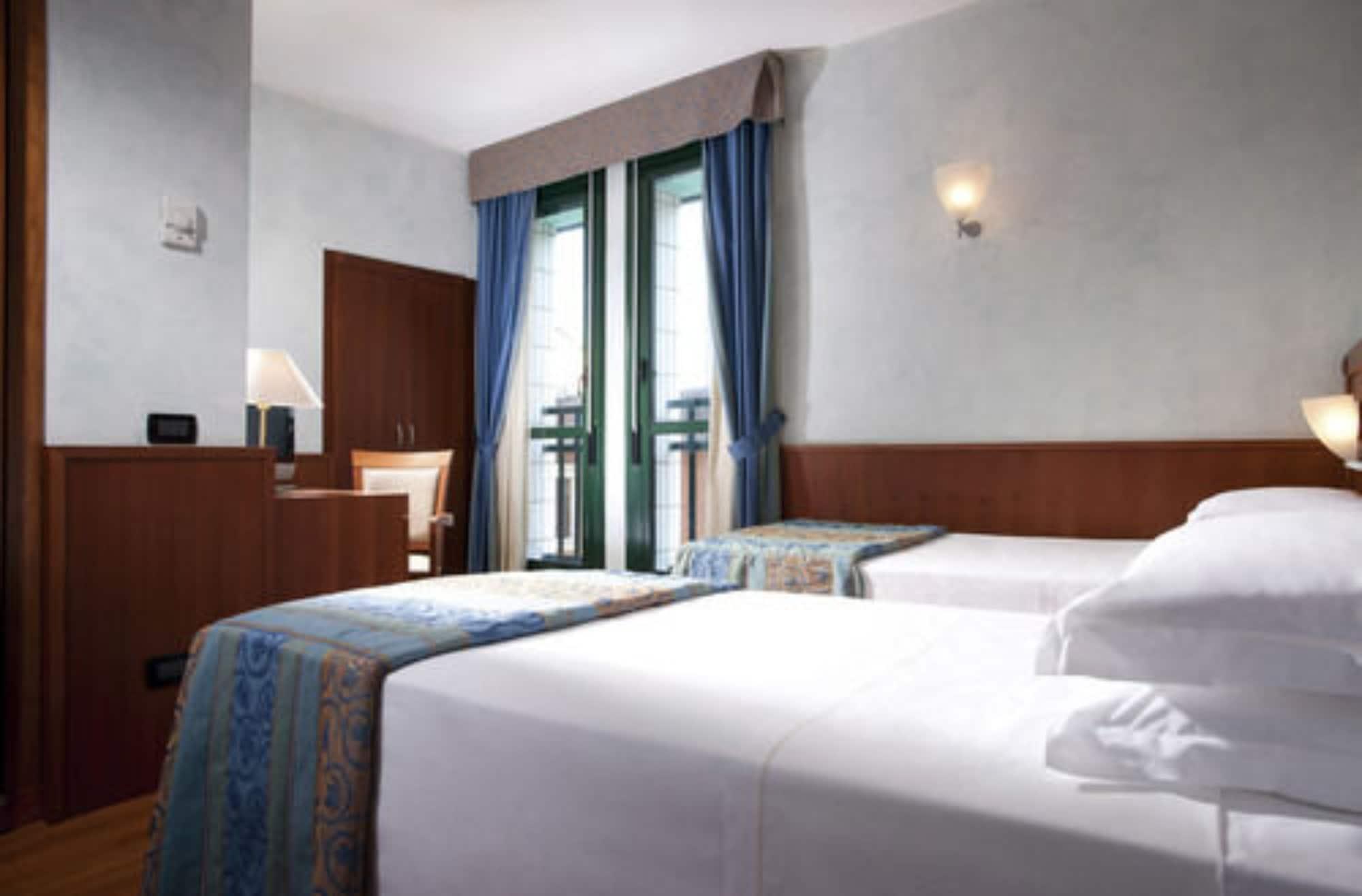 Hotel Raffaello Milano Esterno foto