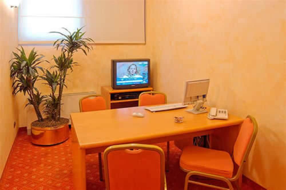 Hotel Raffaello Milano Esterno foto